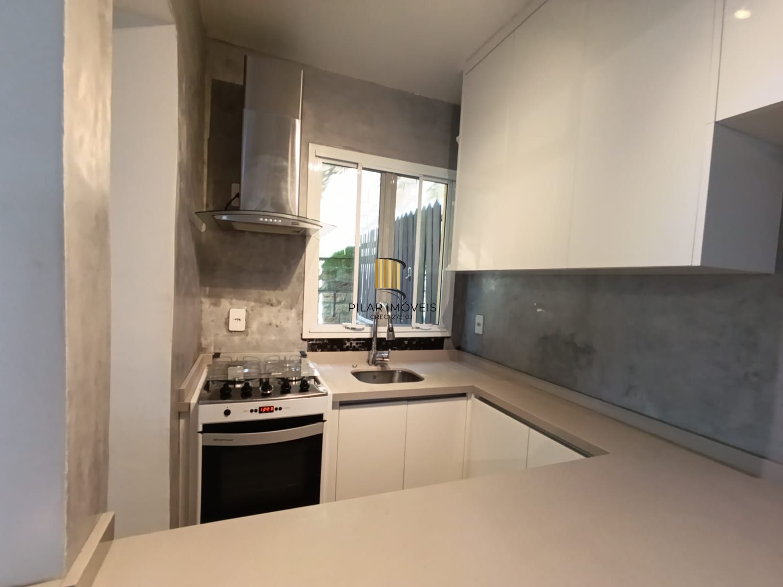 Casa em condomínio de 3 quartos, suíte e 2 vagas no bairro Mário Quintana