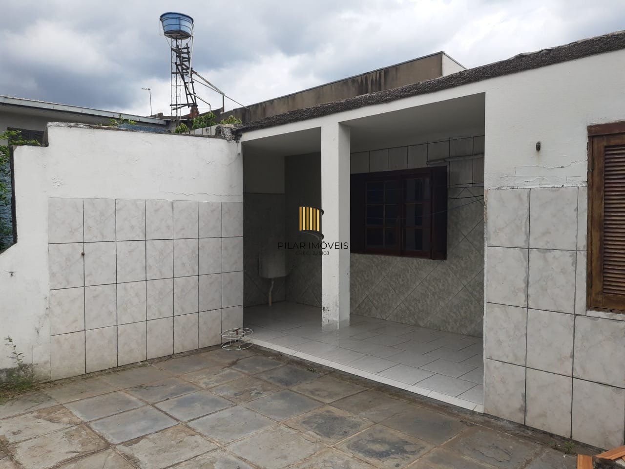 Casa de 2 Quartos e 2  vagas de garagem no Parque Granja em Cachoeirinha.