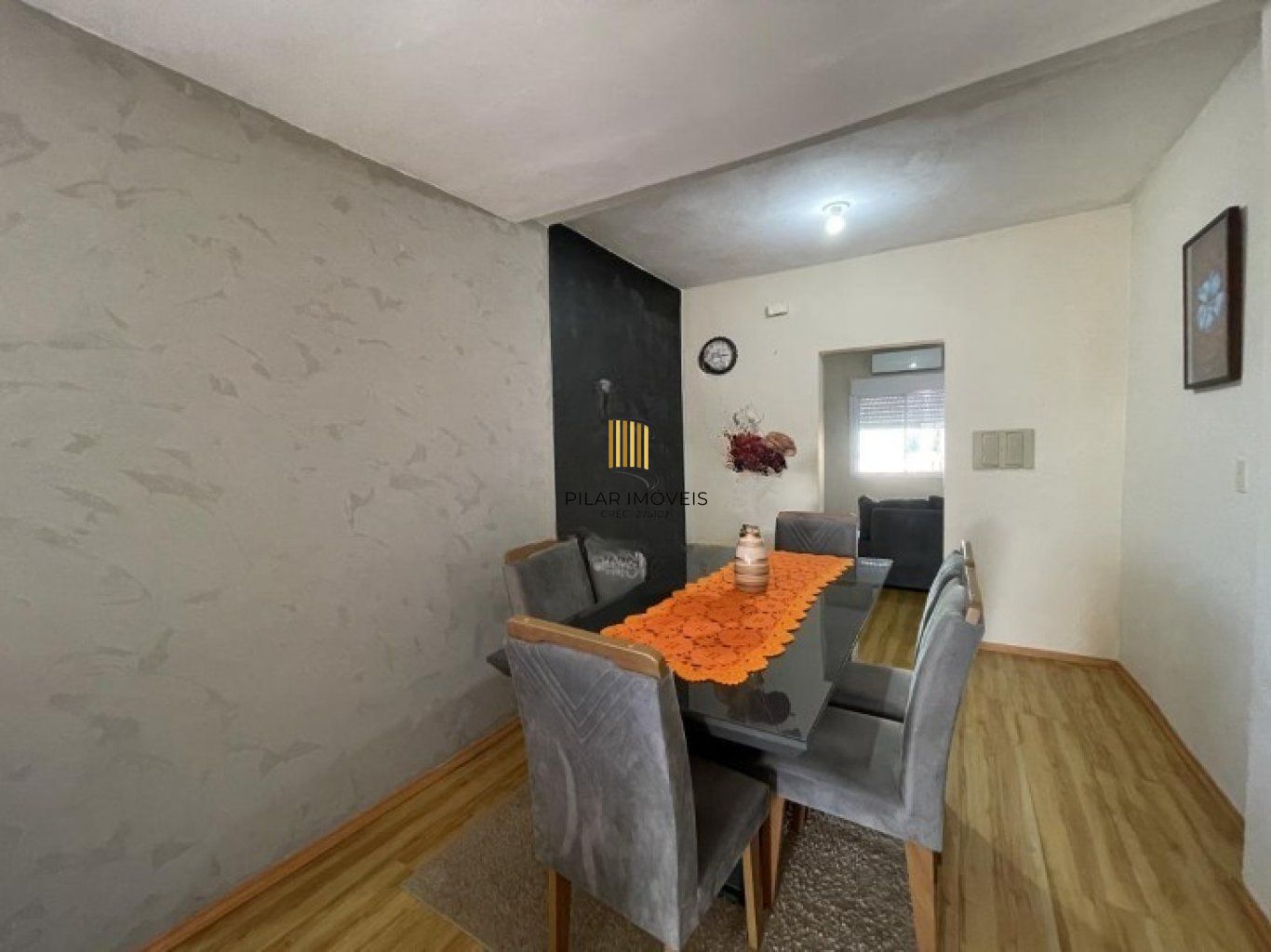 Casa geminada com 3 quartos, vaga de garagem e sacada no bairro Jardim Sabara