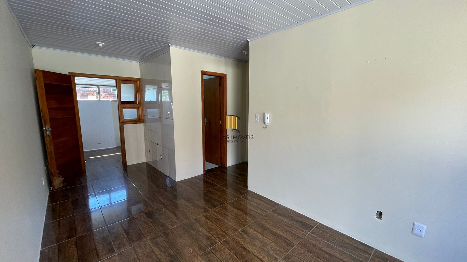 Casa em condomínio com 2 quartos e 2 vagas a venda bairro Olaria em Canoas