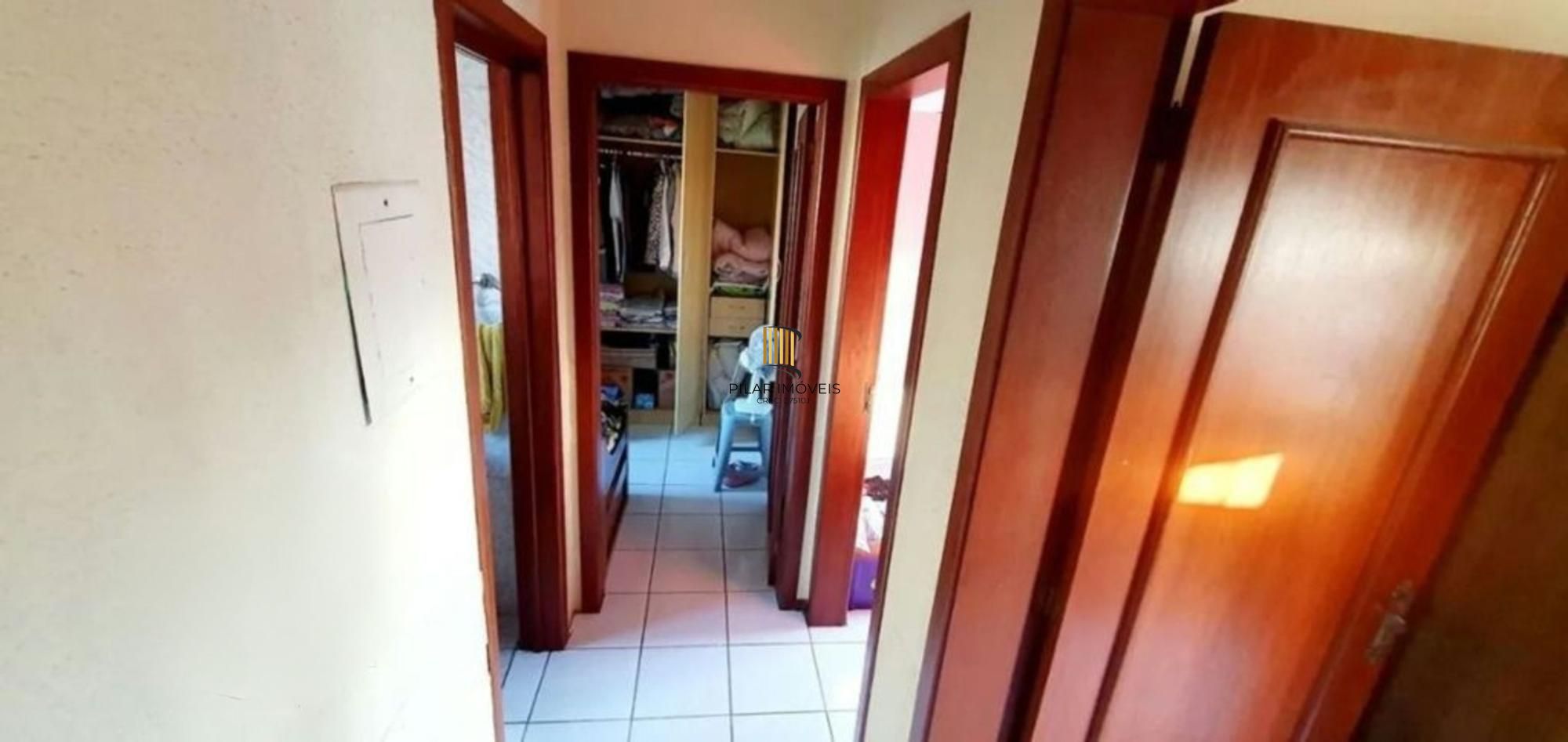 Casa com 5 quartos, piscina e 3 vagas de garagem em Canoas.