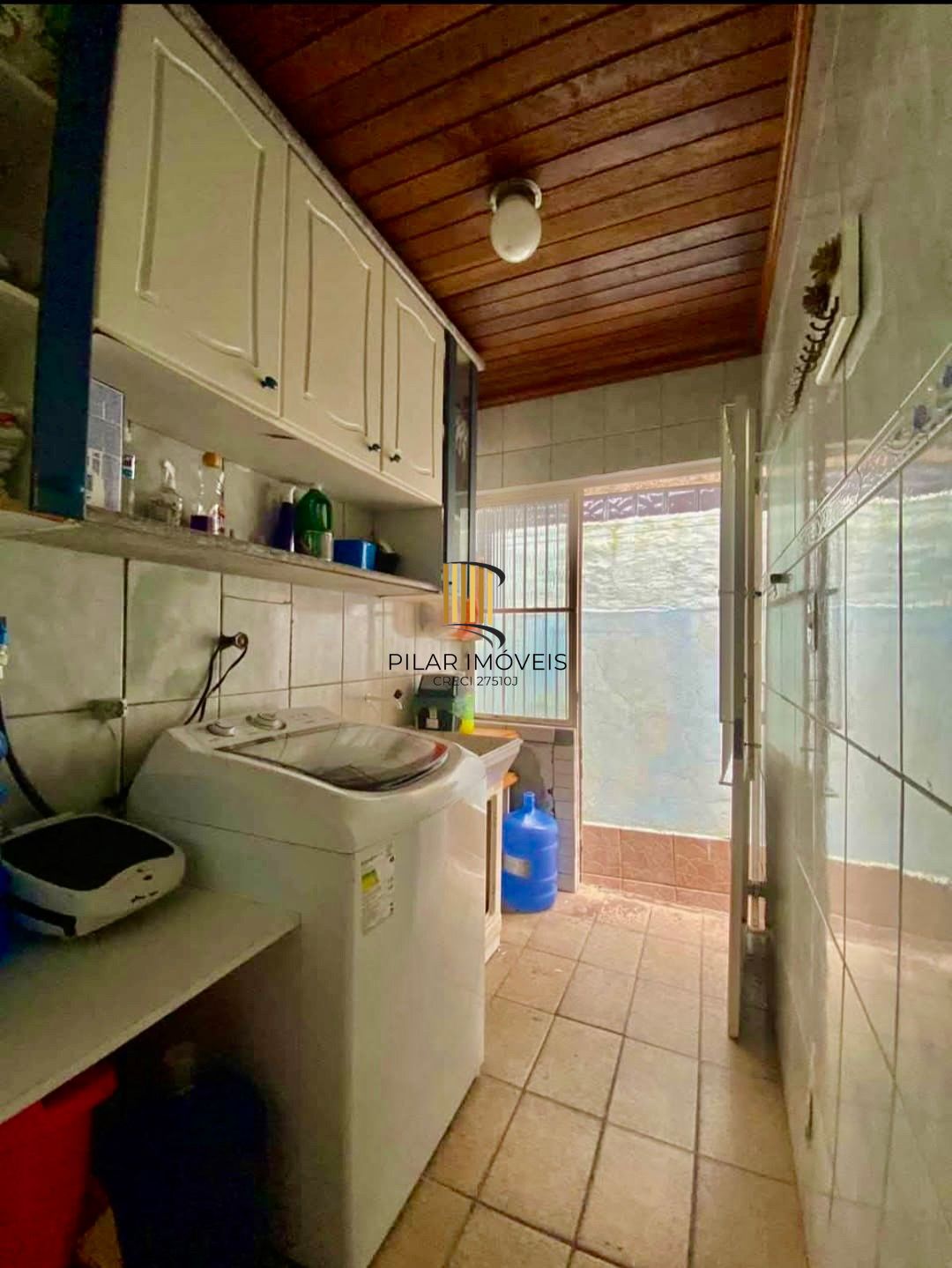 Casa com pátio 144m2 2 quartos com vaga Bairro Passo das Pedras Porto Alegre