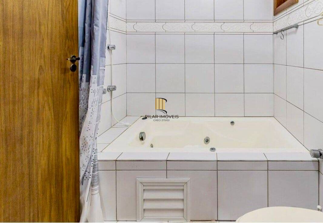 Casa com 3 quartos, 2 vagas e 266m² para vender - Jardim Planalto, Porto Alegre