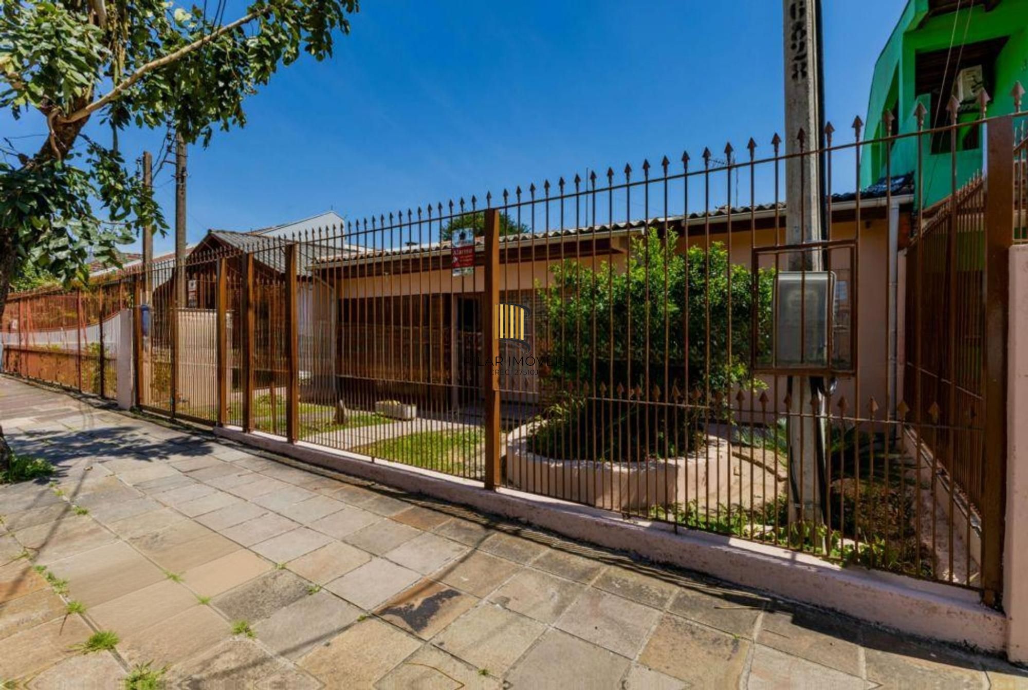 Casa com 3 Quartos e 2 vagas no Bairro Morro Santana