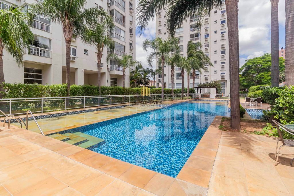 Apartamento com 2 quartos, vaga de garagem e elevador  no bairro Passo da Areia