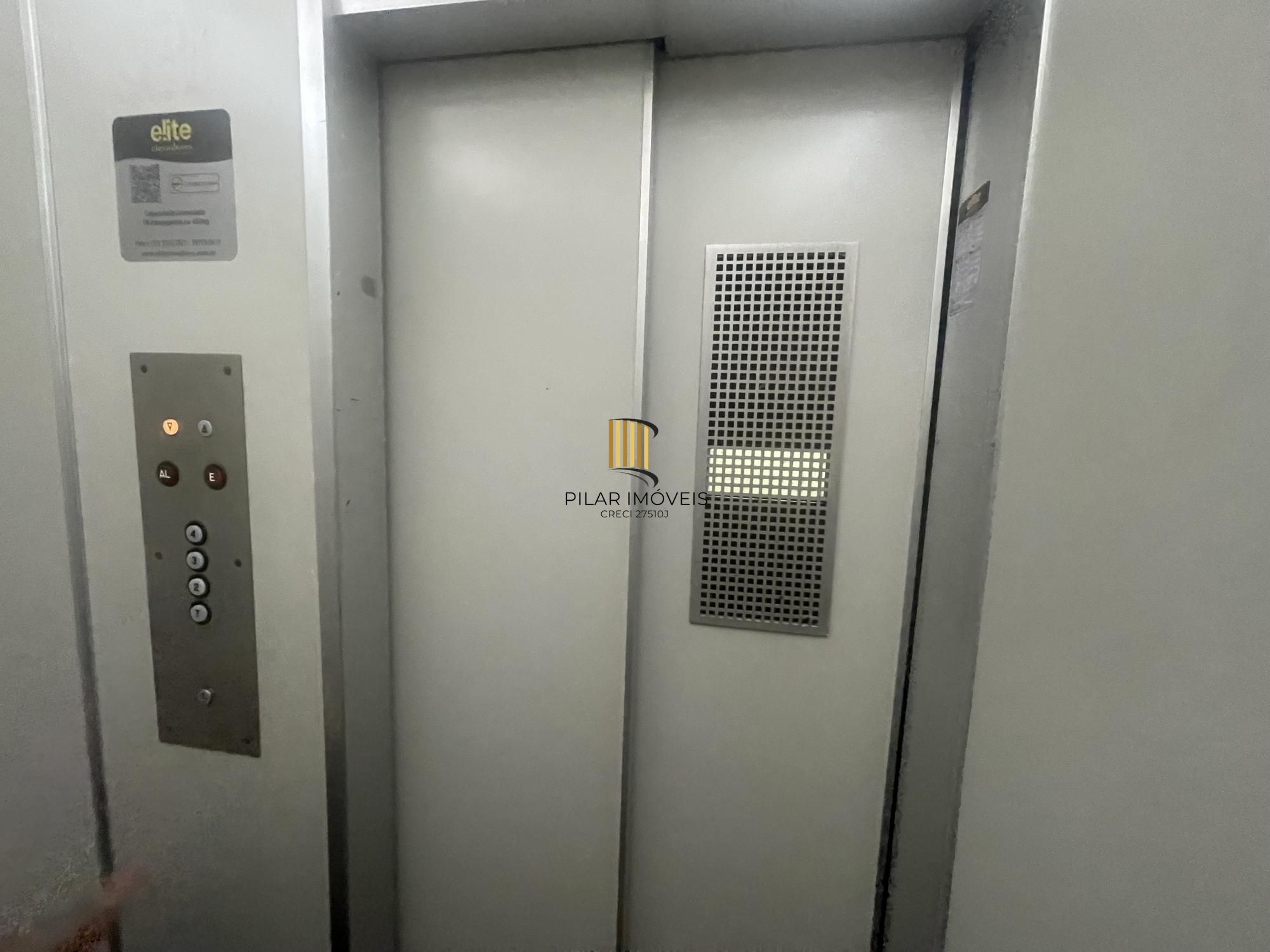 Apartamento com 2 quartos com closet à venda 1 vaga de garagem Elevador Sarandi