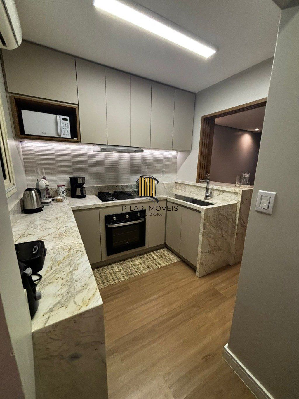 Casa com 2 dormitórios e 2 vagas de garagem em Canoas.