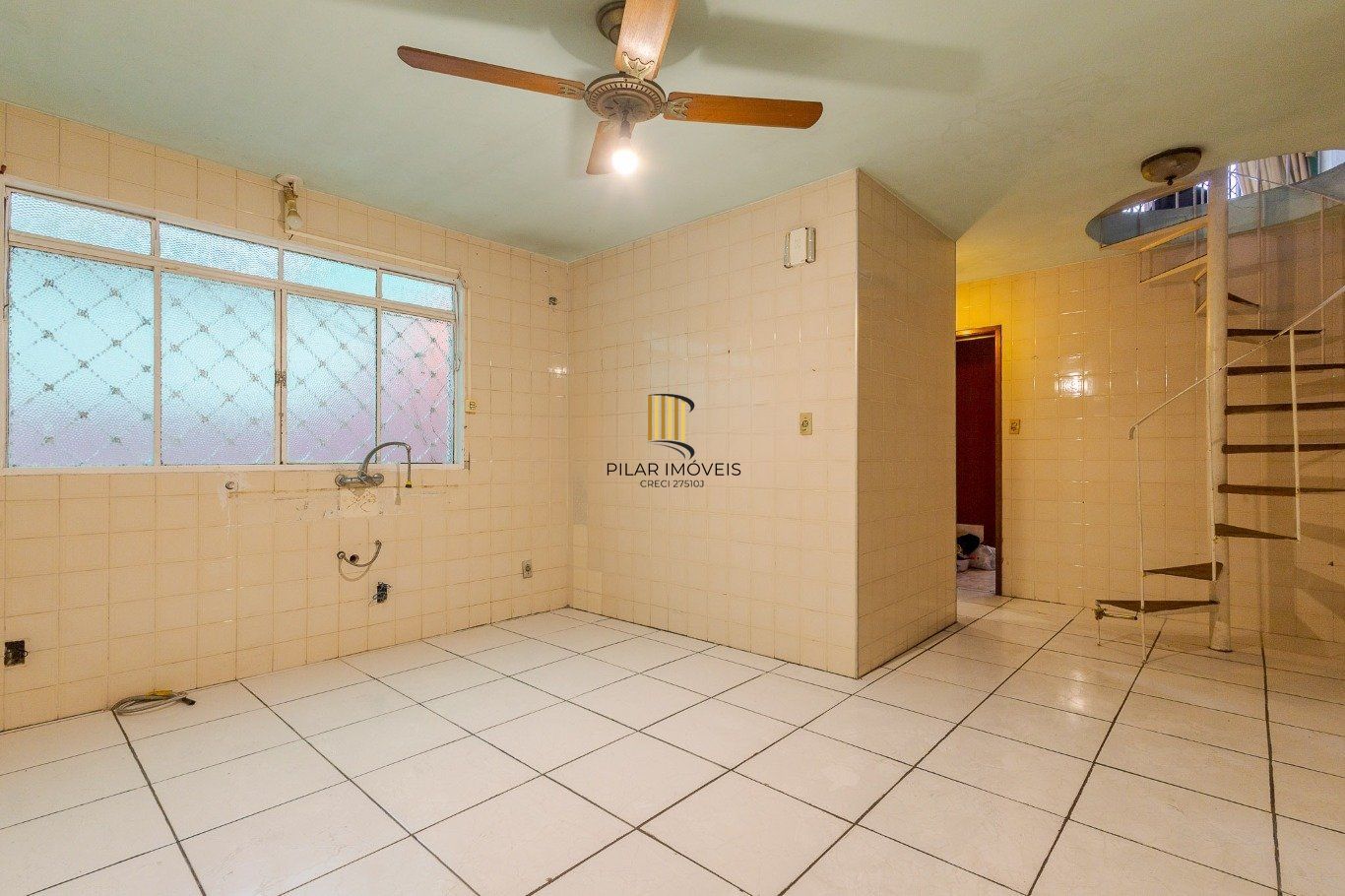 Casa de 3 dormitórios, 4 banheiros, 3 vagas de garagem no bairro Agronomia