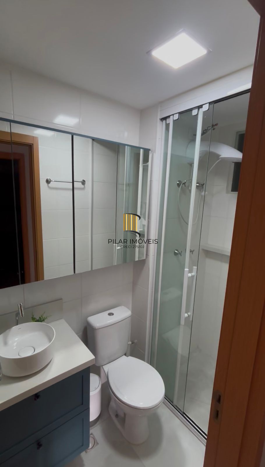 Apartamento com Sacada Churrasqueira com 1 vaga de garagem Av. Protásio Alves