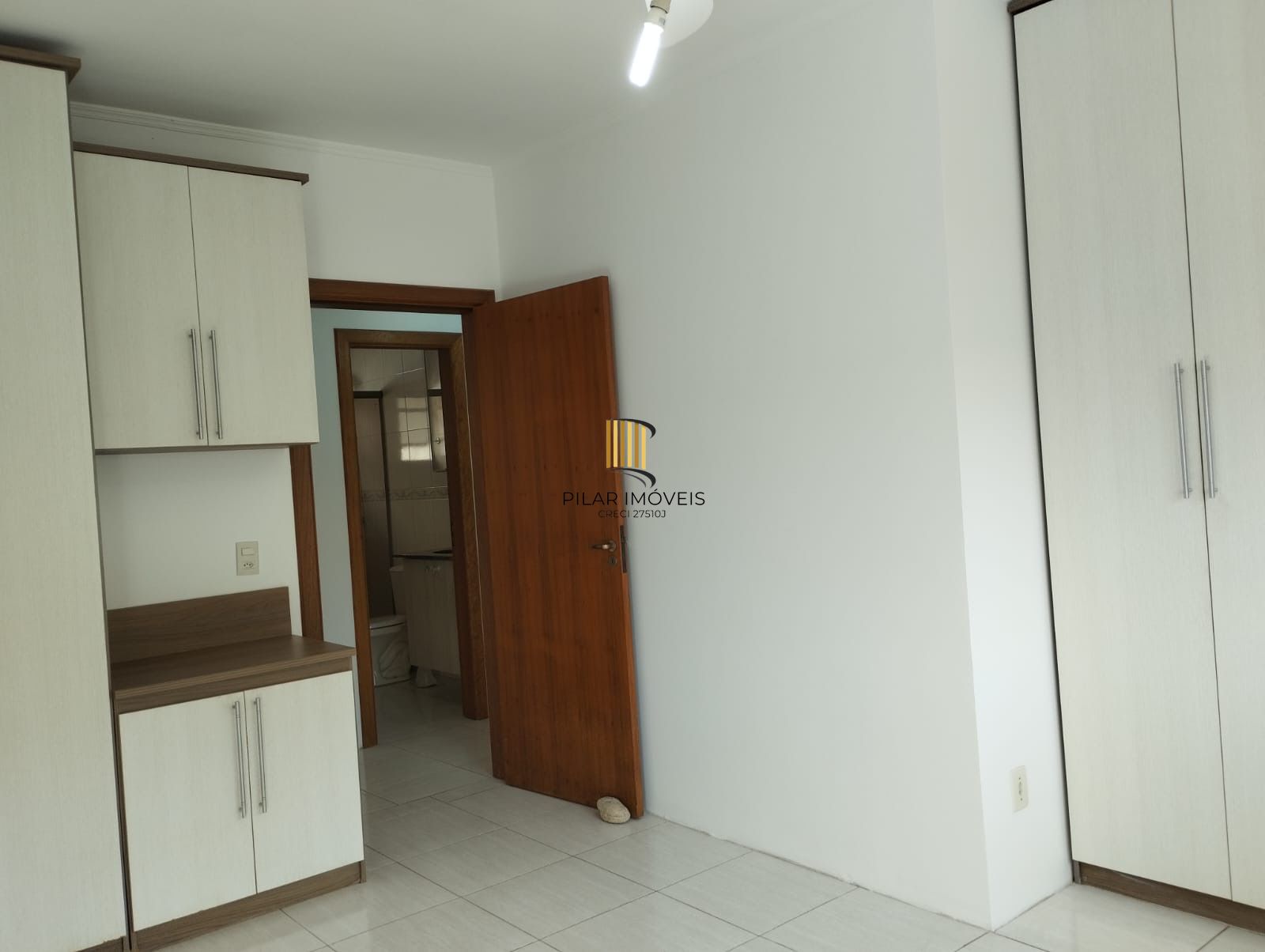Casa Sobrado semi mobiliada com 2 dormitórios Avenida Juca Batista 115m2