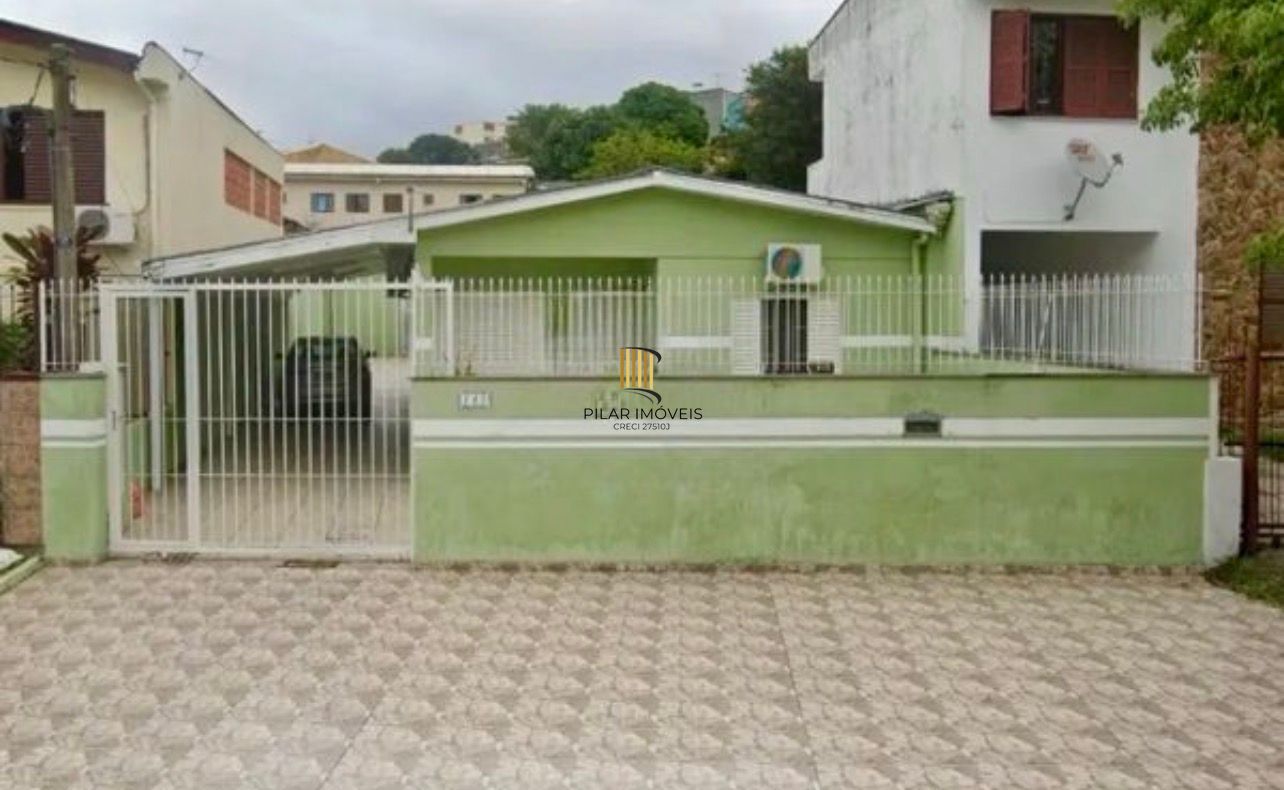 Casa com 3 dormitórios e edícula 1 d no Bairro Jardim Floresta