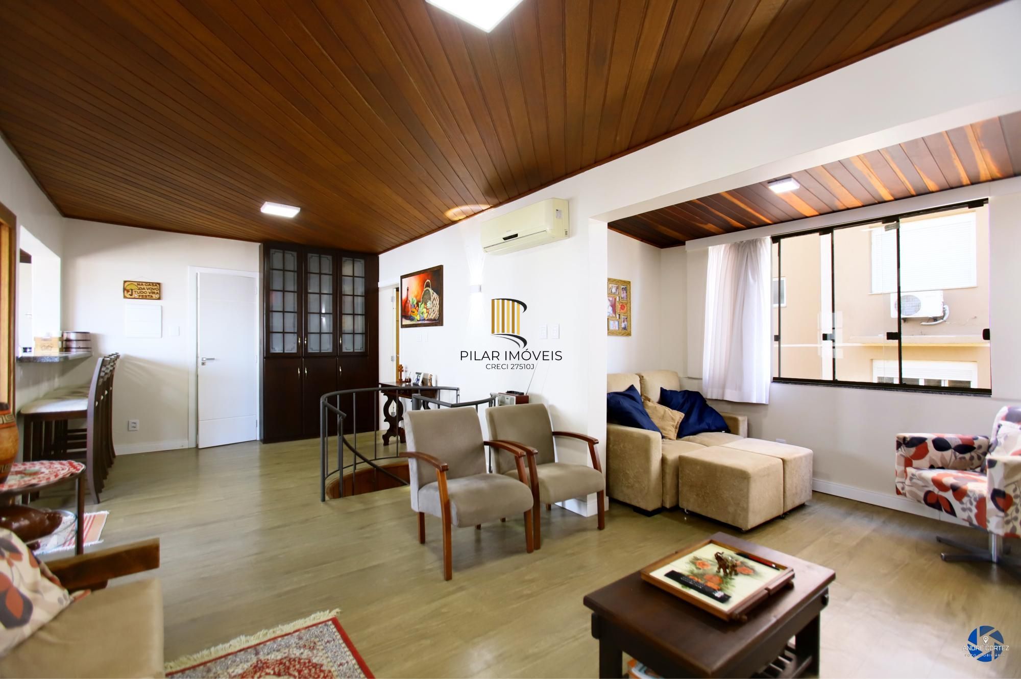 Cobertura com 3 dormitórios e 2 vagas no Bairro Santana