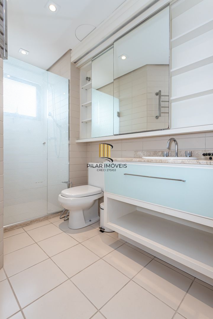 Apartamento de 97m², 2 dormitórios,1suíte, 3 vagas de garagem na rua Guararapes