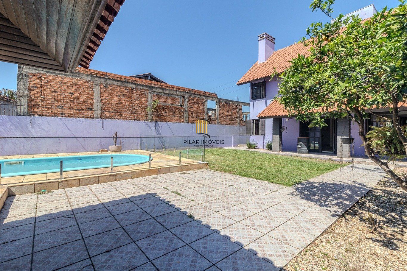 Casa com 3 quartos, vaga, piscina, Juncker e com patio no Jardim Planalto