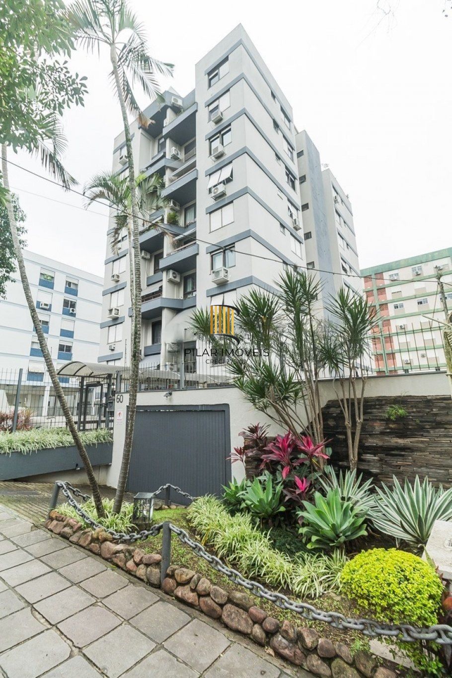 Apartamento de 72 metros privativos com 2 dormitórios no bairro Petrópolis