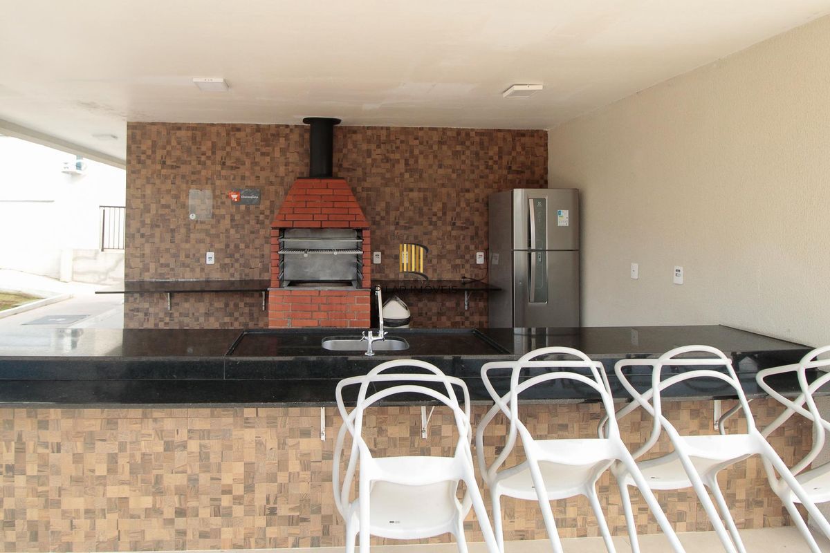 Apartamento 2 dormitórios Linda Vista, 1 vaga e Piscina na Av. Protásio Alves