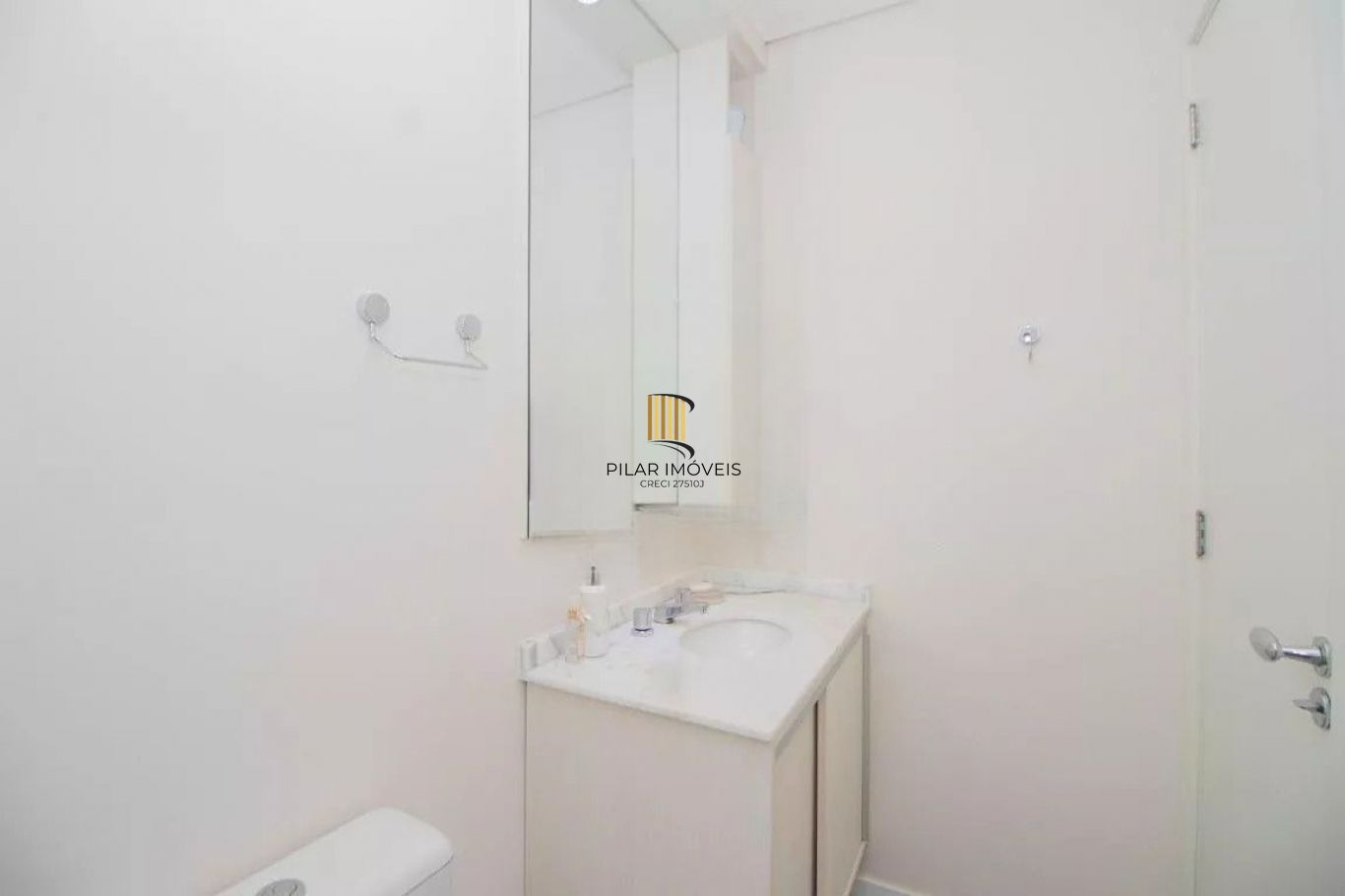 Apartamento semi mobiliado 2 dormitórios bairro Jardim Sabará