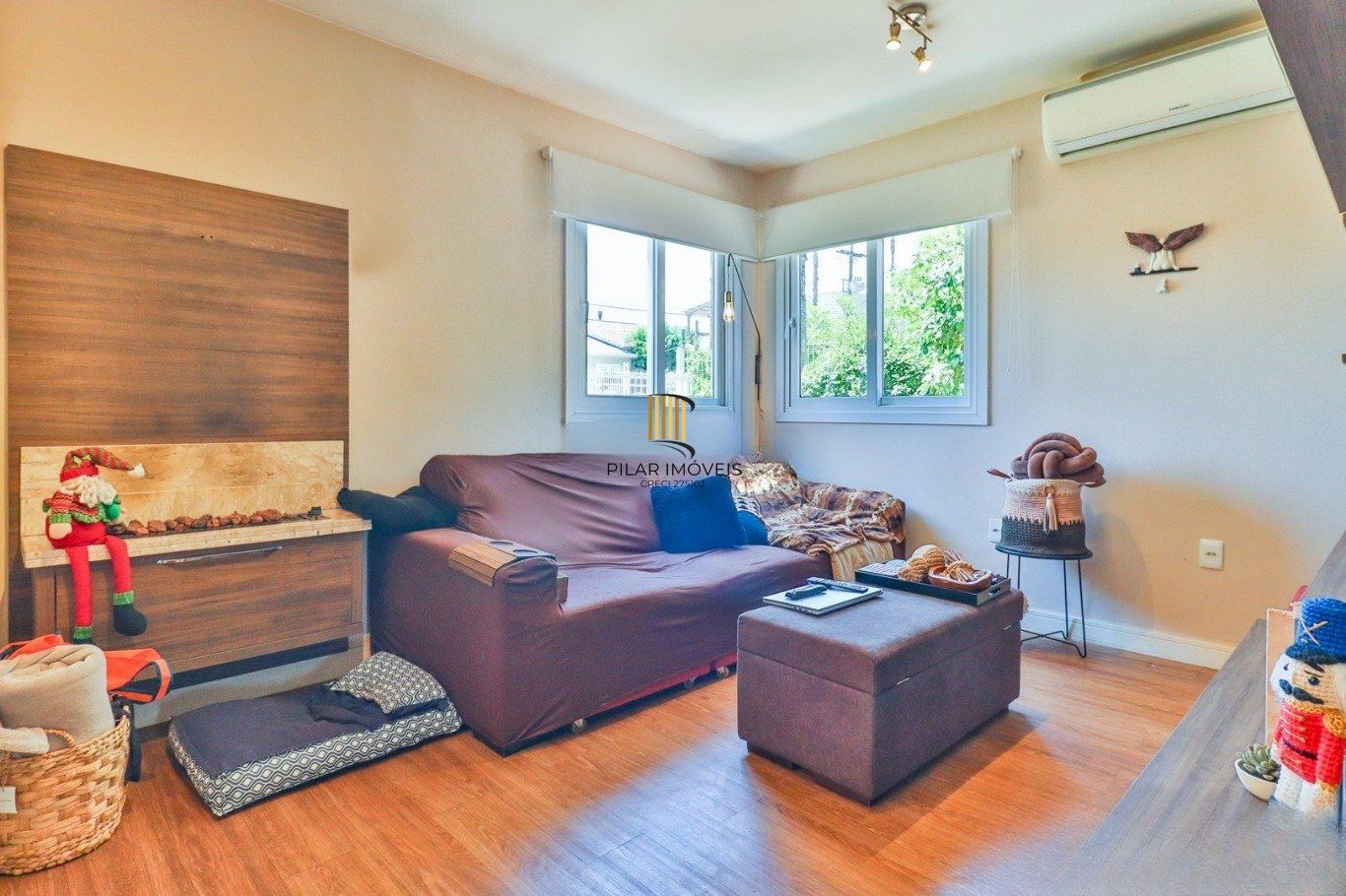 Casa em Condomínio com 3 Dormitórios e Energia Solar na Lomba do Pinheiro