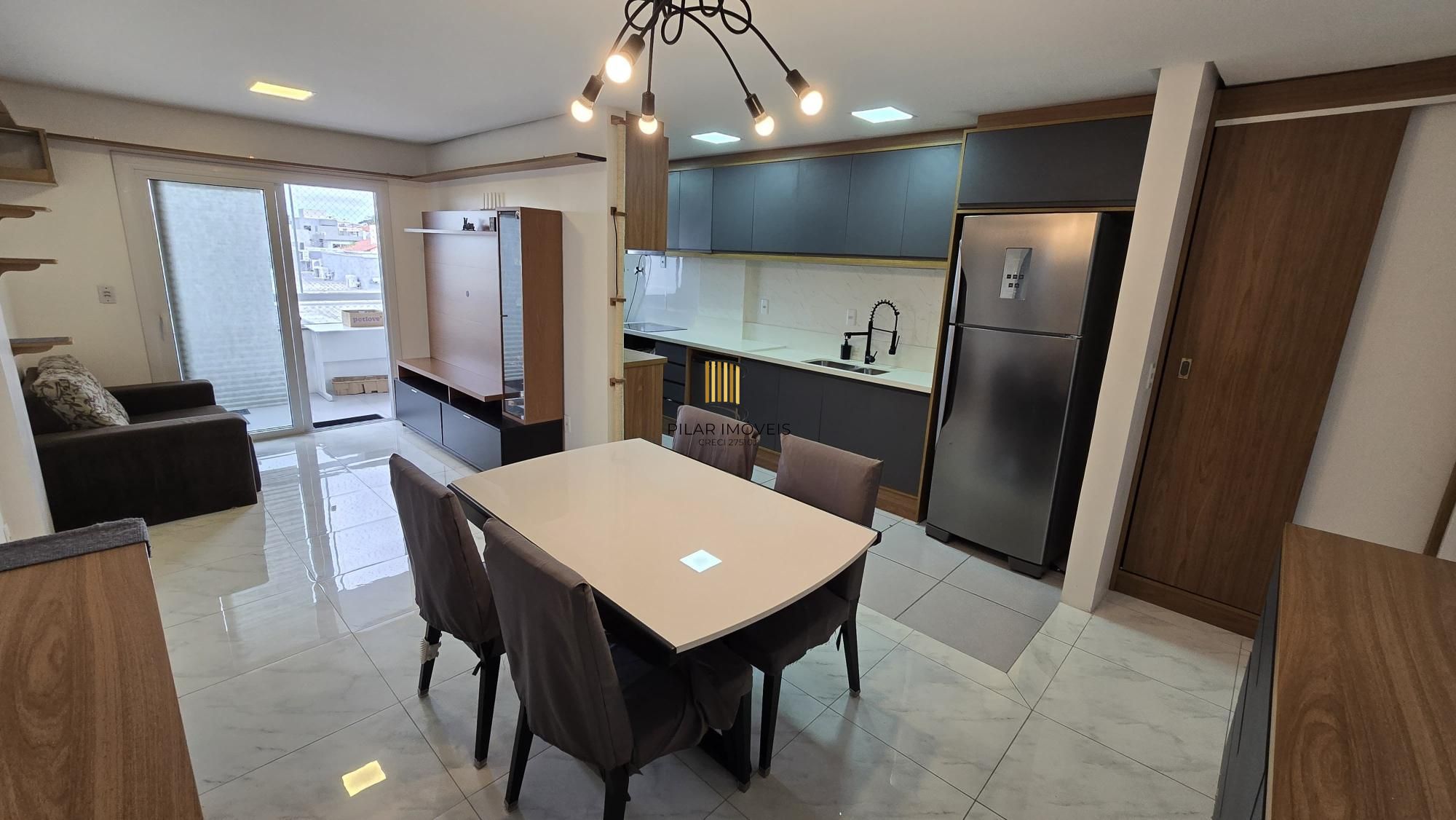 Apartamento semimobiliado com 2 dormitórios (1 suíte) em Gravataí