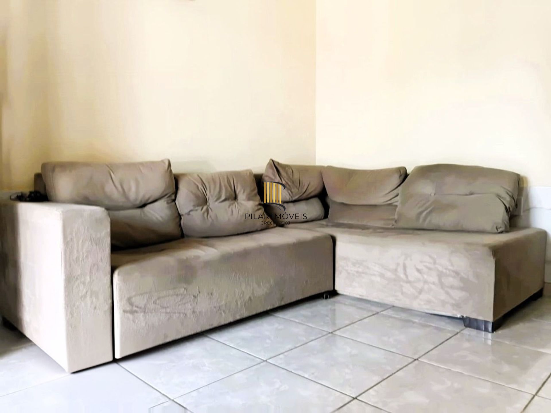 Casa de 3 dormitórios e 2 vagas de garagem em Canoas.