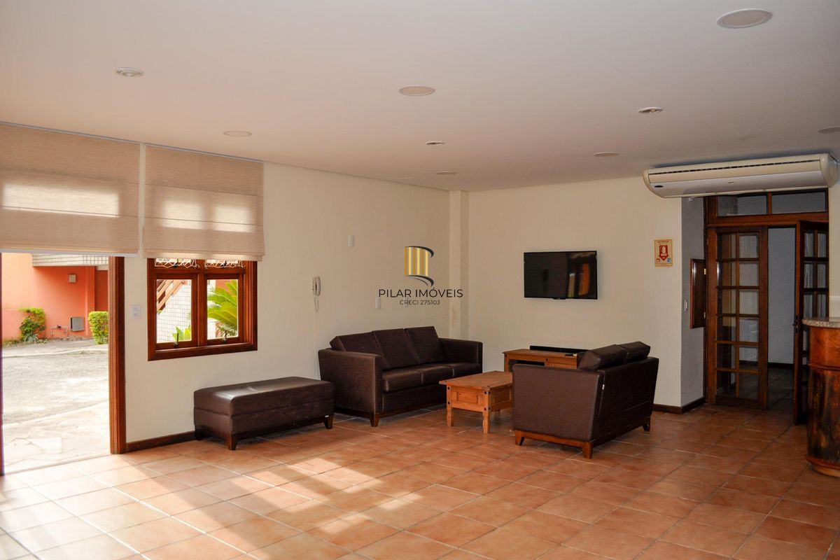 Ótima Casa condomínio pronta para morar, semi mobiliada, Bairro Menino Deus