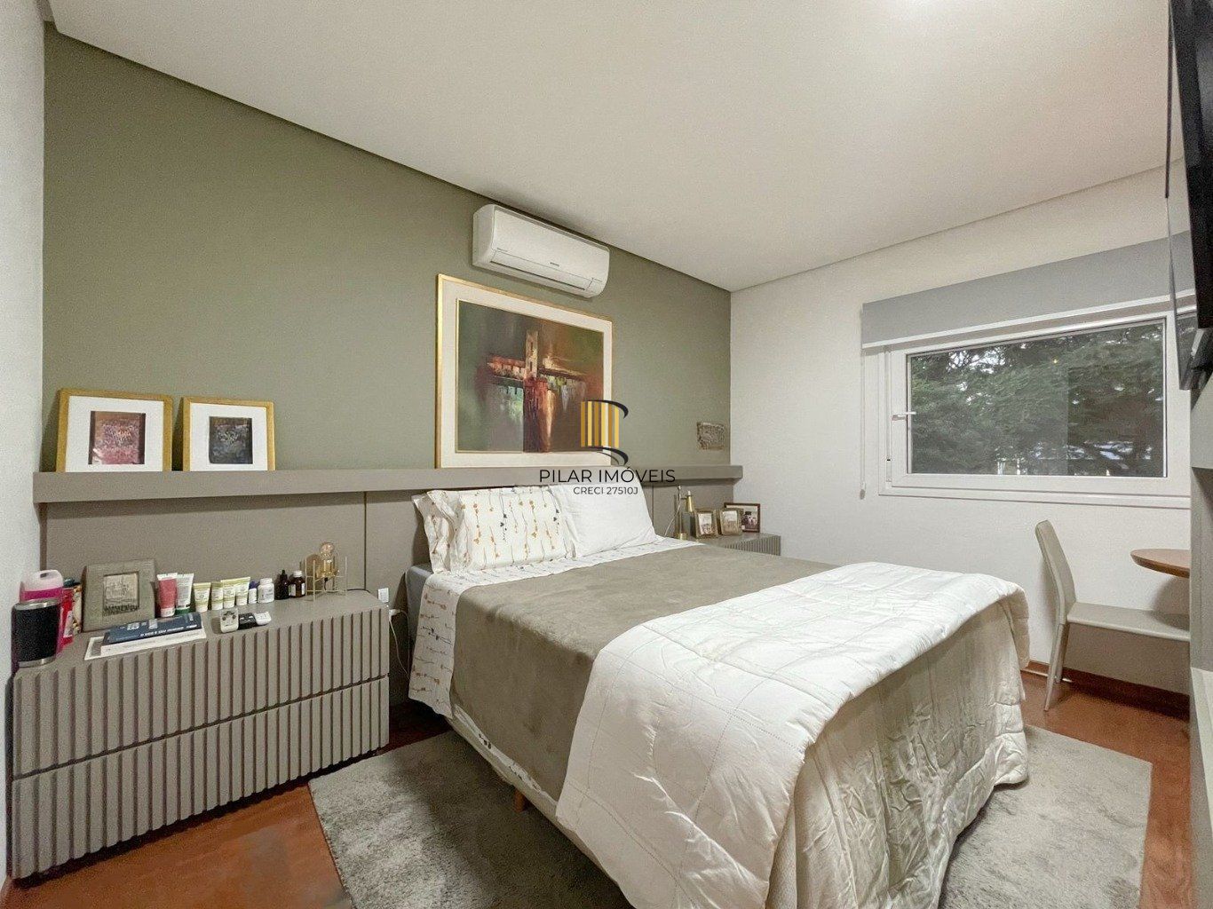 Casa com 4 quartos e 339m² à venda em Santa Tereza, Porto Alegre.