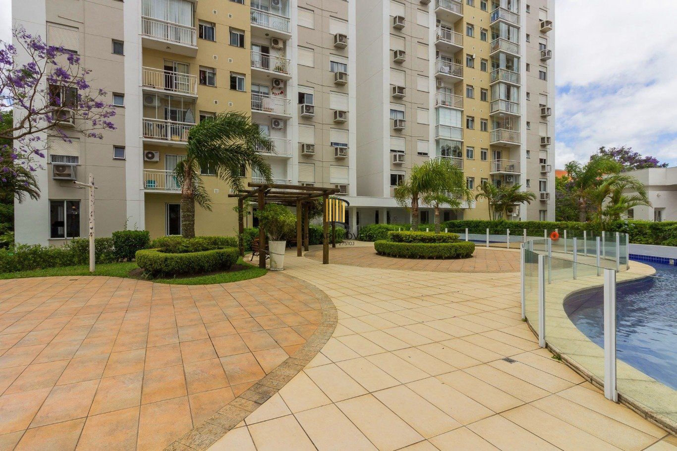 Apartamento 2 Dormitórios com Suíte, elevador e 2 Vagas no Alto Petrópolis