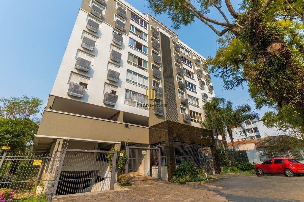 Apartamento com 2 Dormitórios, Vaga Dupla e Elevador no Floresta