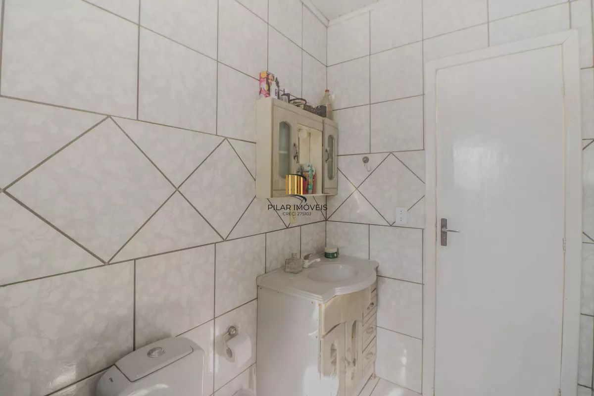 Casa e loja à venda com 300m², 3 quartos e 3 vagas no Rubem Berta