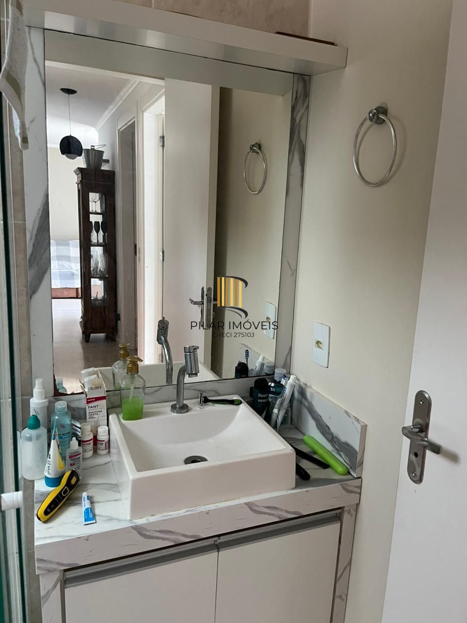 Apartamento de 2 dormitórios e 1 vaga de garagem em Canoas.