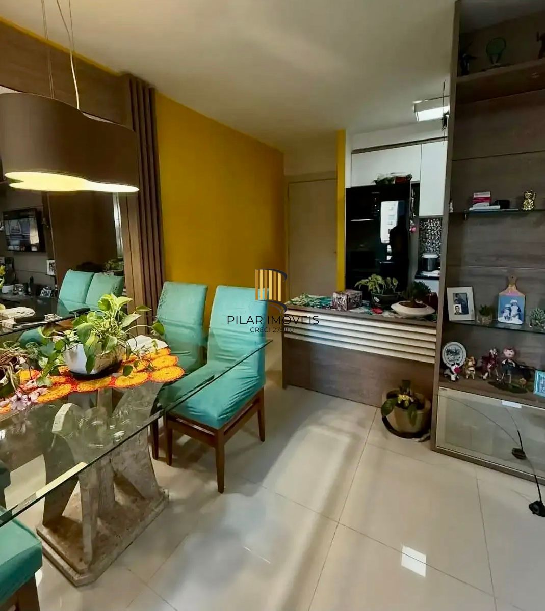 Apartamento com 67m², 3 dormitórios com vaga de garagem no bairro Morro Santana