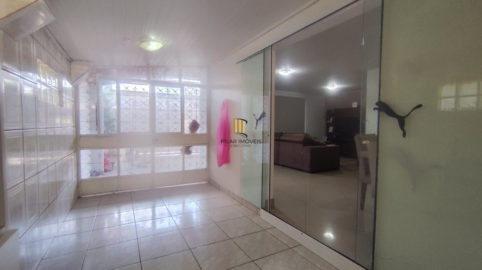 Casa térrea de 3 quartos, suíte, 3 vagas no bairro Santa Fé