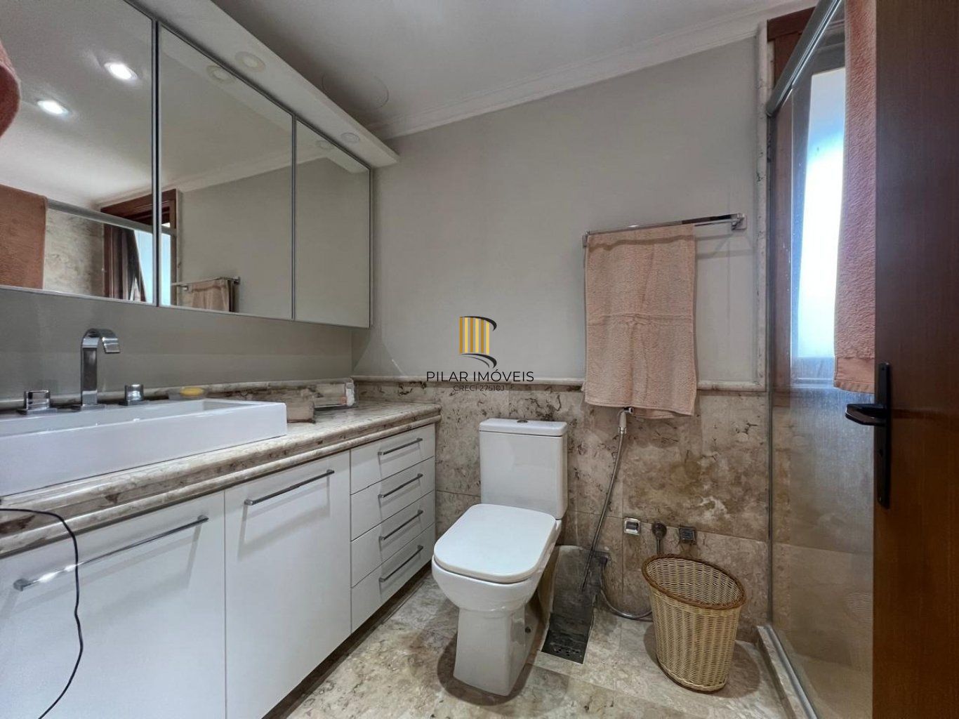 Apartamento com 4 quartos, 223m² e 2 vagas no bairro Jardim do Salso