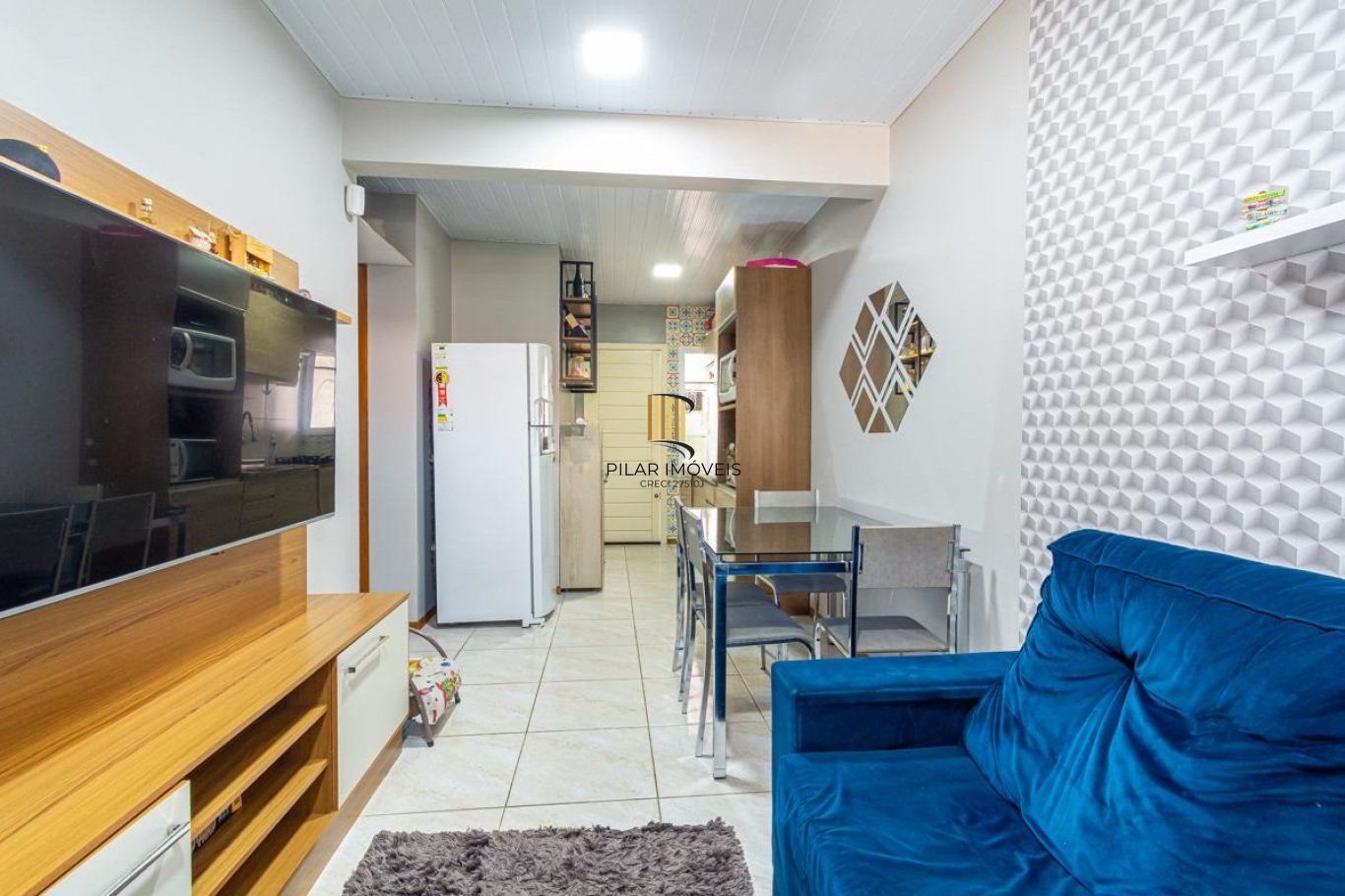 Casa de 2 dormitórios e com 2 vagas de garagem em Cachoeirinha.