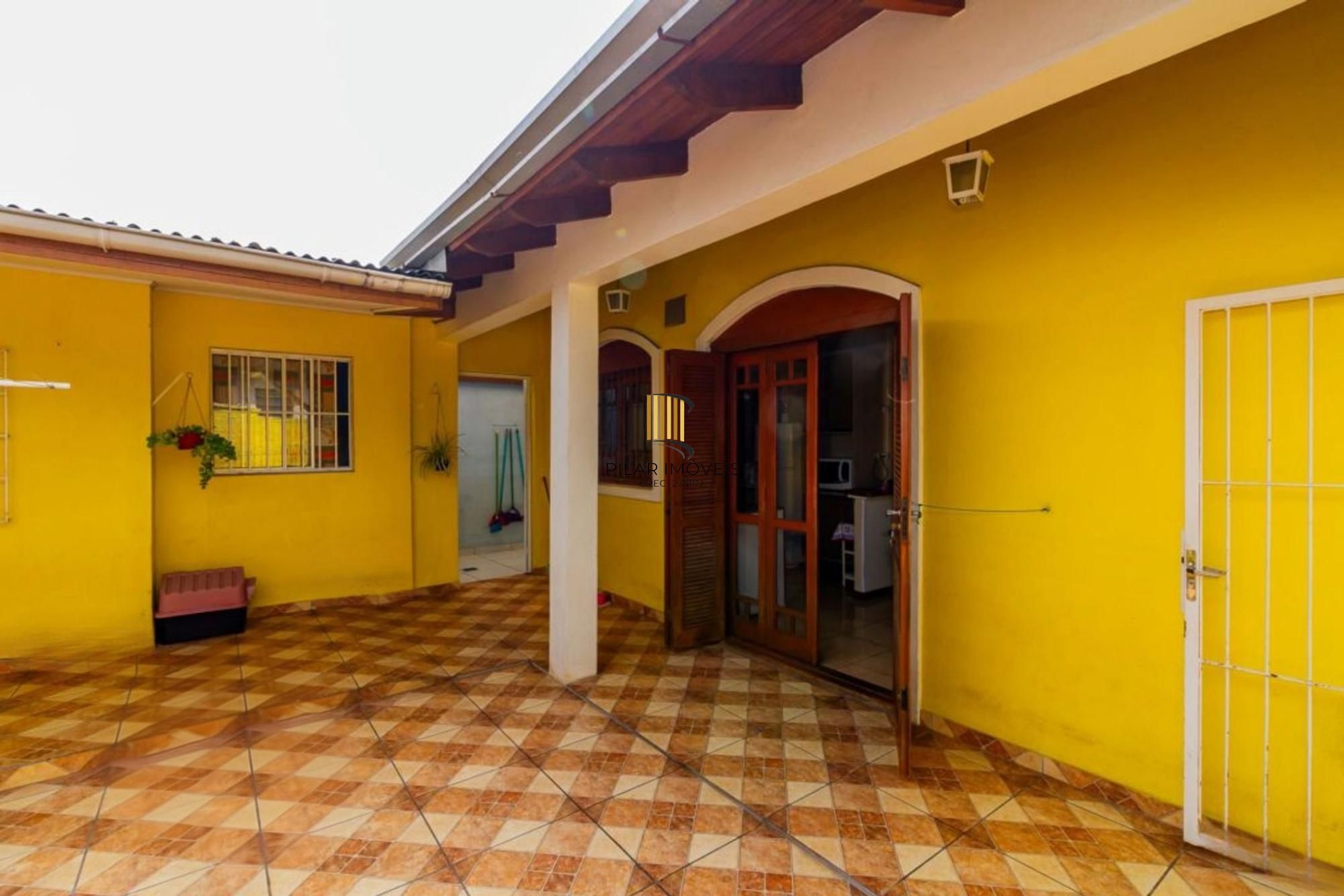 Casa com 5 dormitórios no Bairro Sarandí