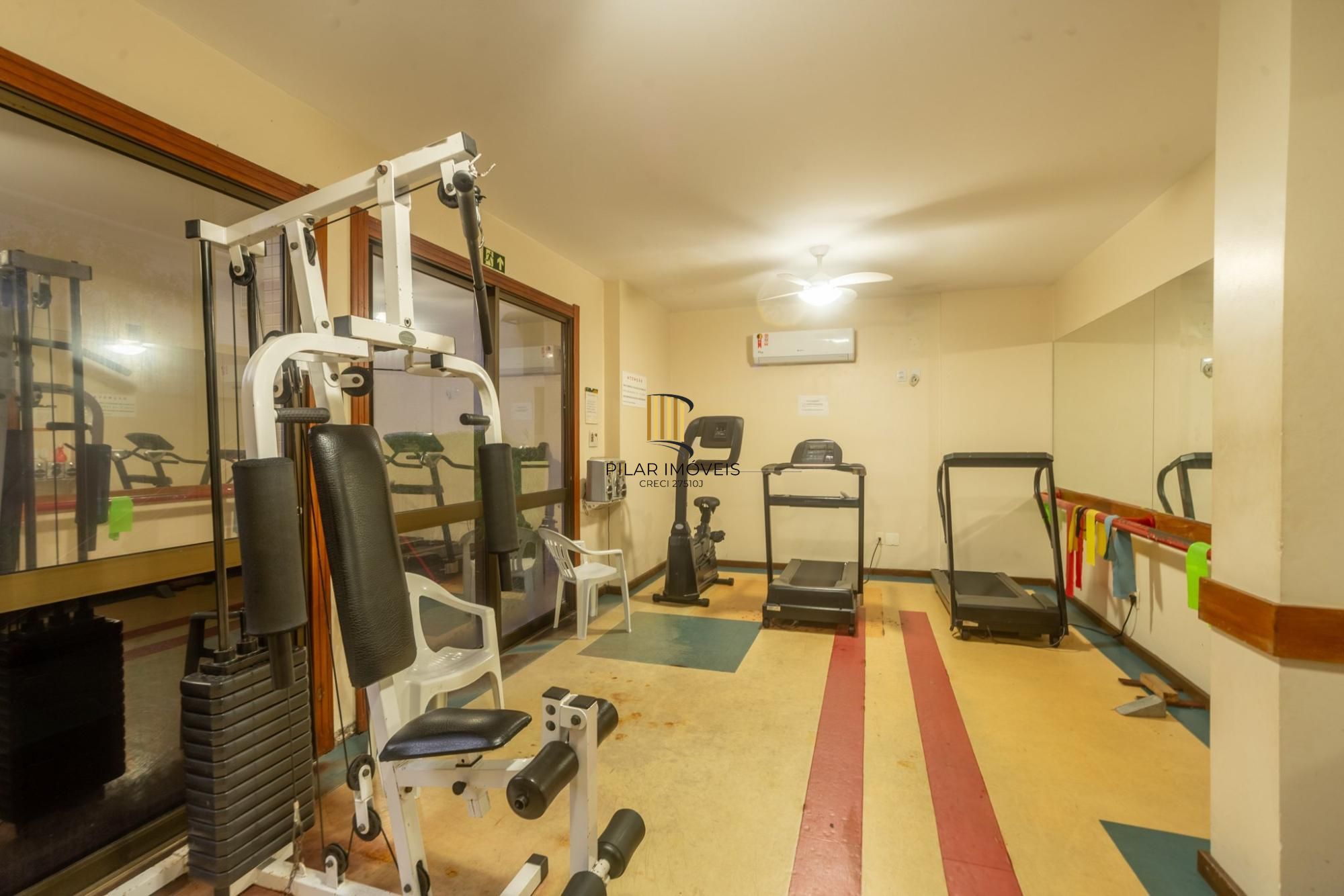 Apartamento 3 Dorm, 2 vagas e Elevador, com Vista para o Guaíba e vaga Dupla.