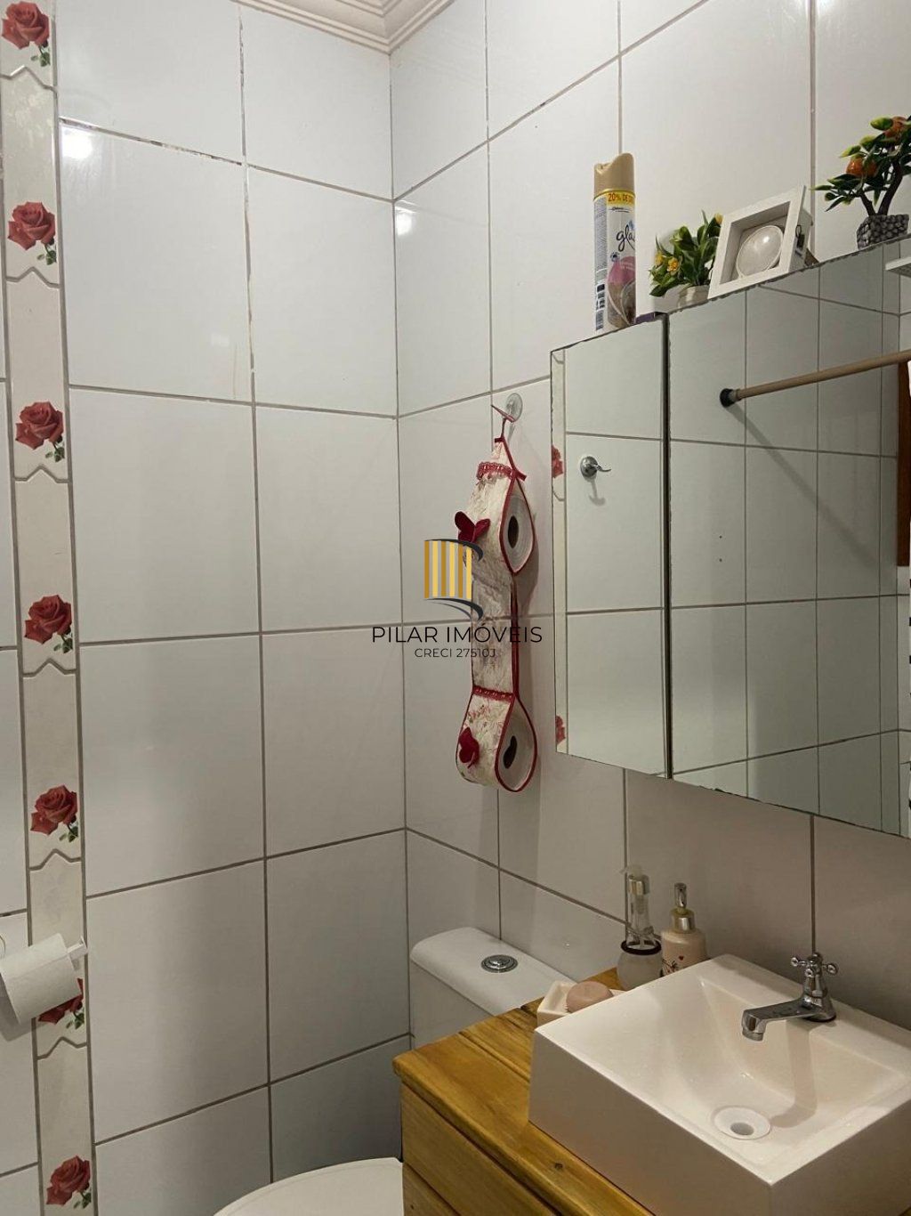 Casa com 2 dormitorios com 1 vaga de garagem, no Bairro Olaria em Canoas