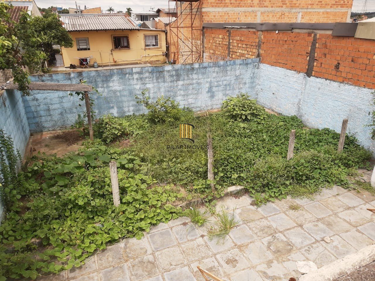 Casa de 2 Quartos e 2  vagas de garagem no Parque Granja em Cachoeirinha.