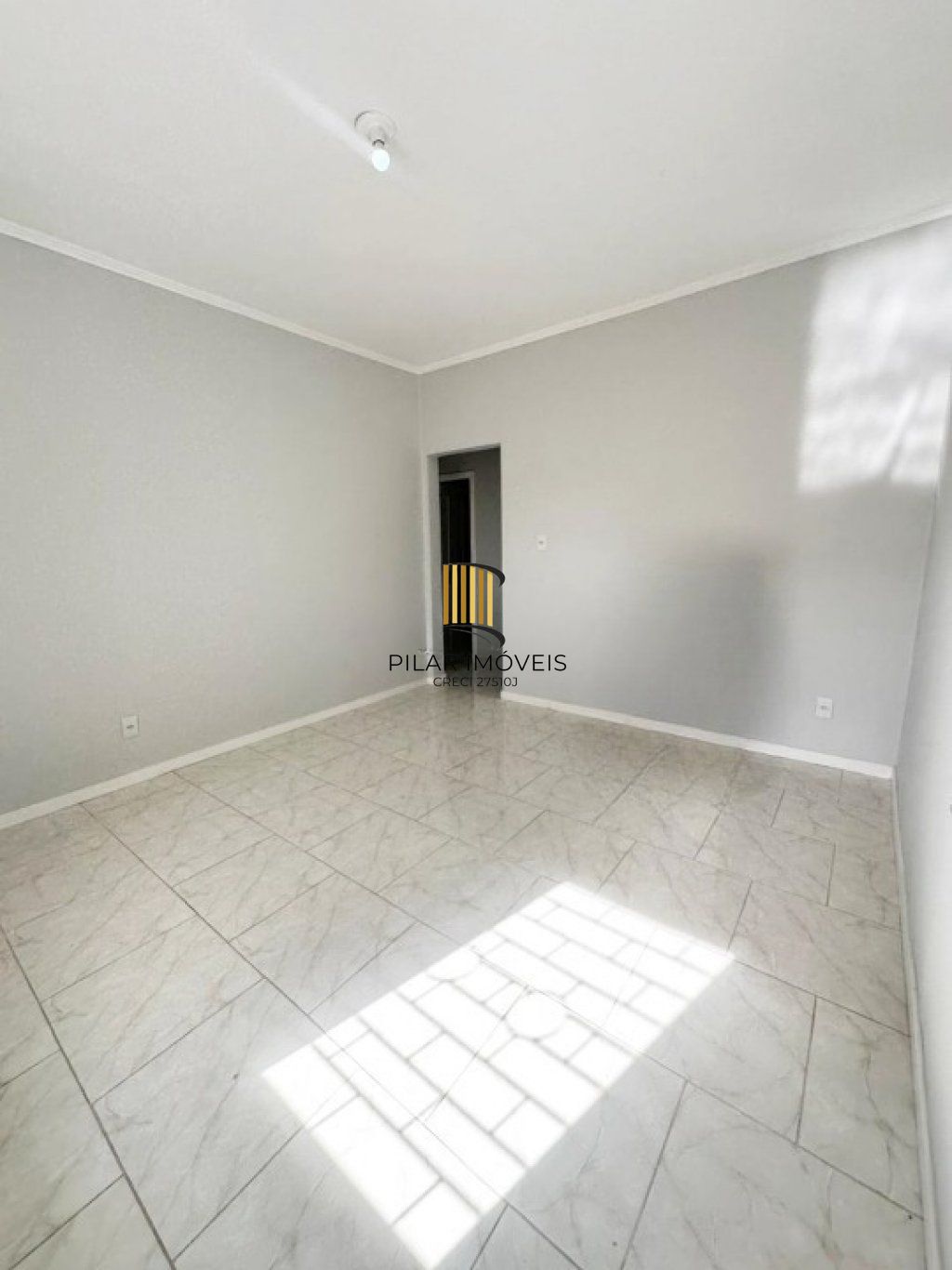 Apartamento térreo com 2 quartos e 1 vaga de garagem no Bairro Auxiliadora