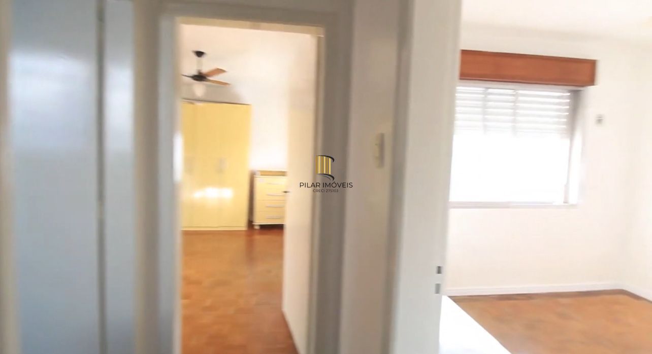 Apartamento de 2 dormitórios 67m2 com vaga rotativa Bairro Navegantes