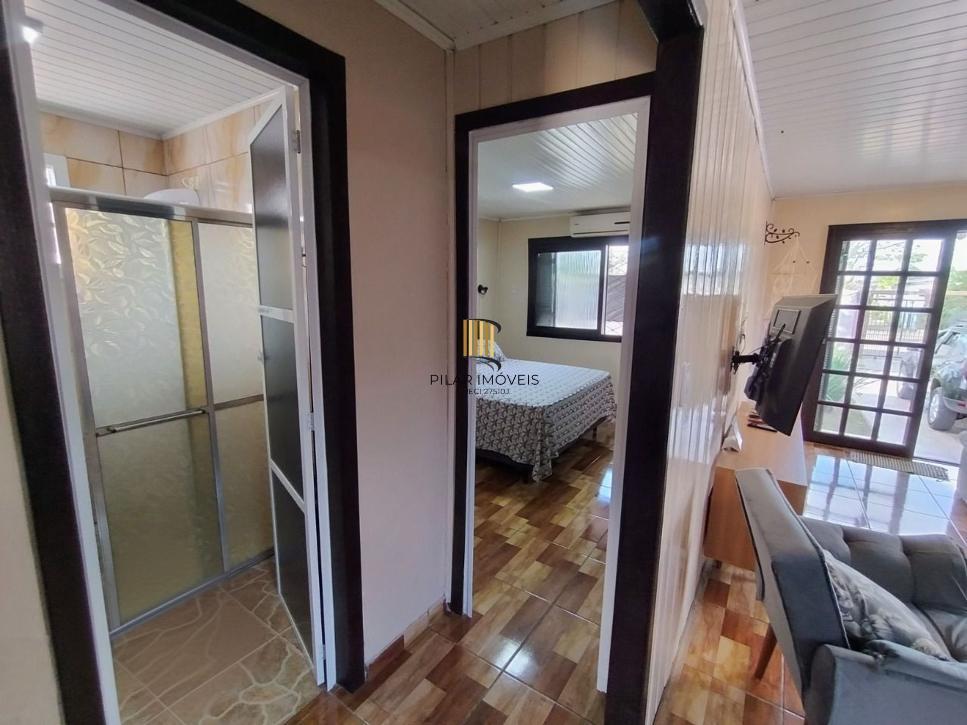 Casa de 4 dormitórios e 4 vagas de garagem em Canoas.