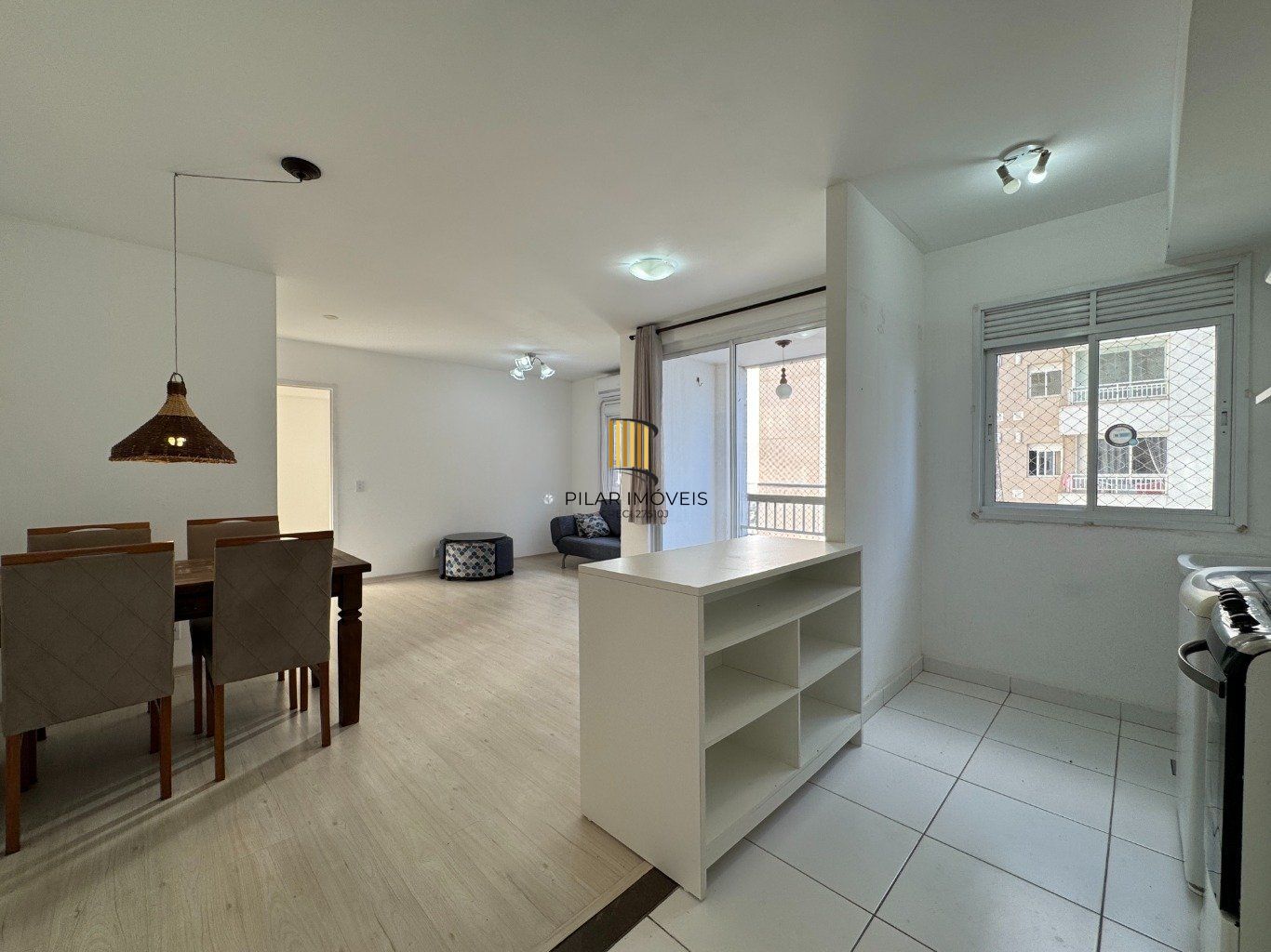 Apartamento de 2 quartos, 1 suíte, elevador e 1 vaga no bairro Humaitá.