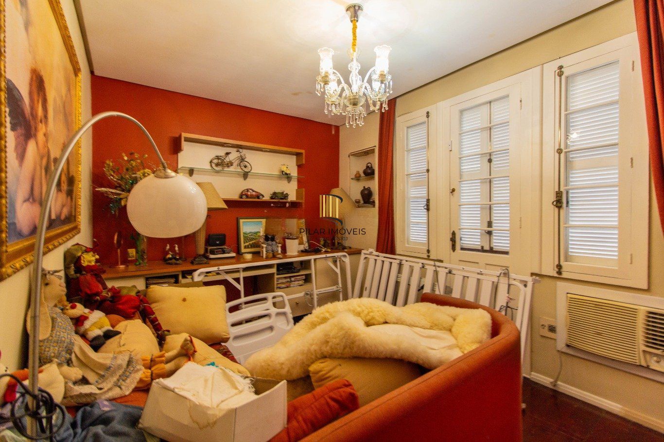 Casa semi mobiliada de 4 quartos bairro Floresta - Pilar Imóveis