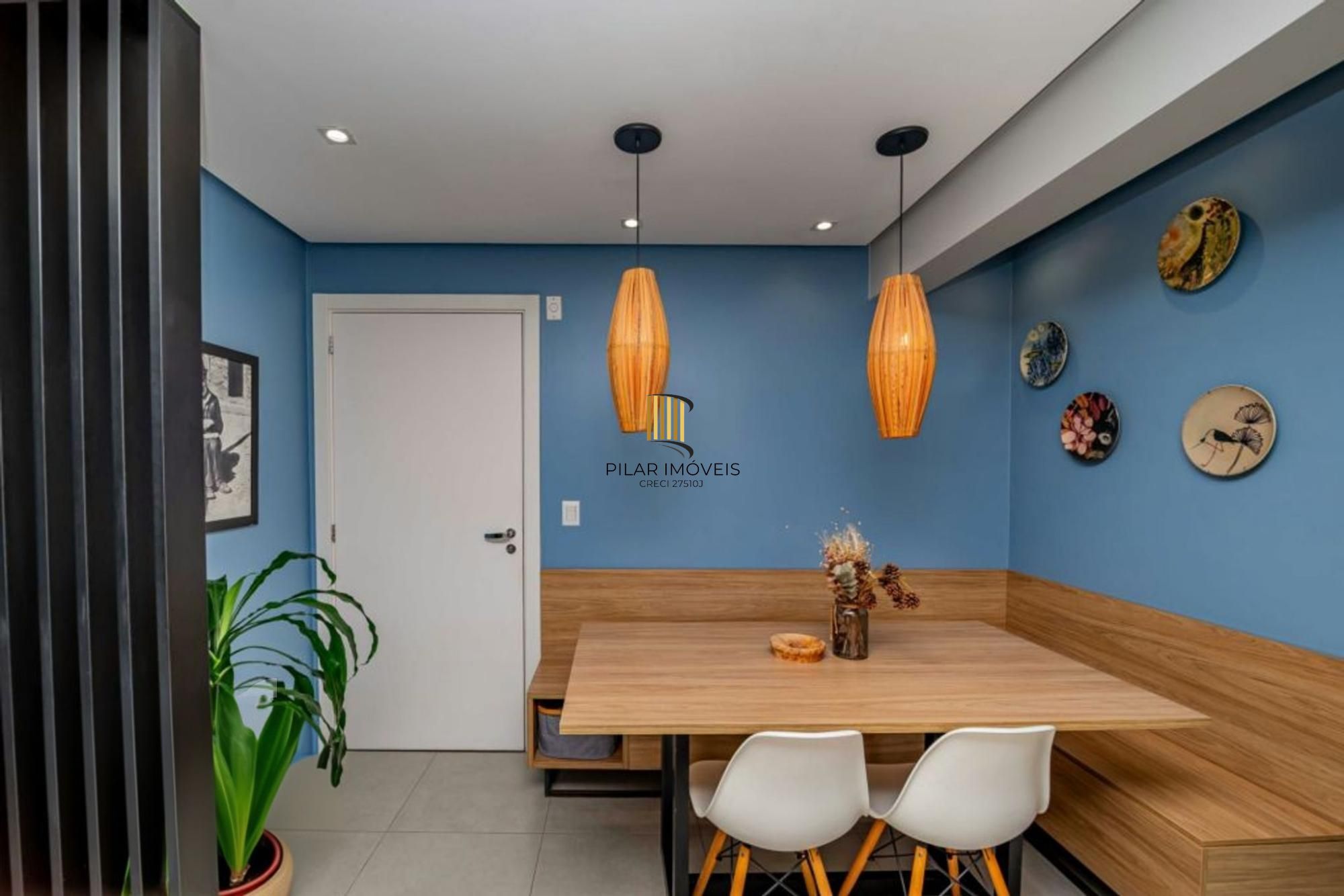 Apartamento de 2 quartos, suíte, elevador, 1 vaga no bairro Ipanema.