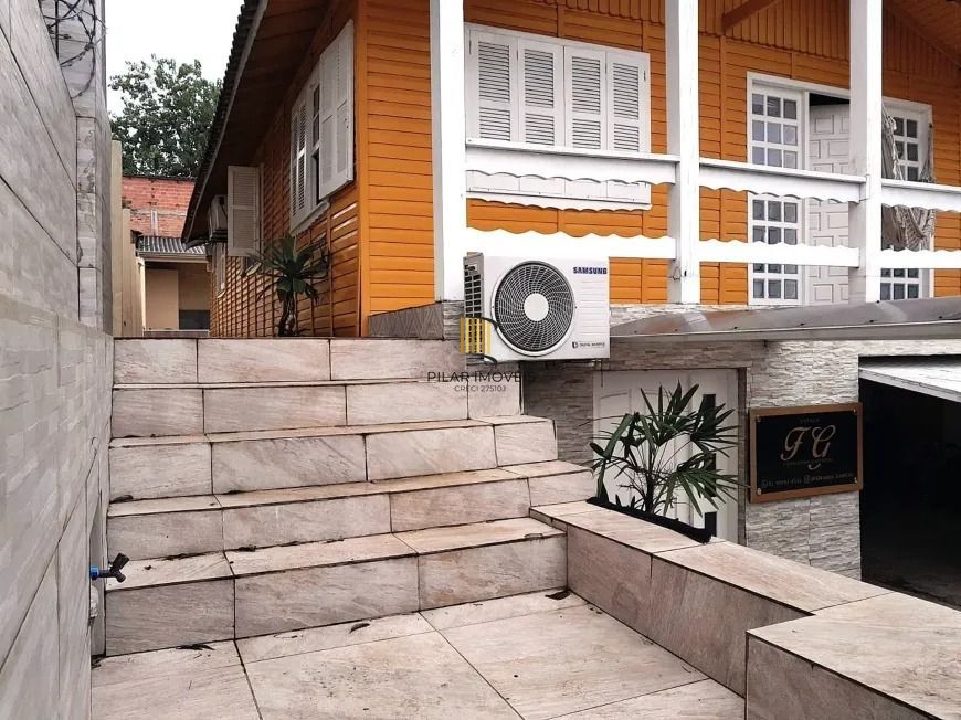 Casa com 3 Quartos e 3 banheiros à Venda, 387 m²
