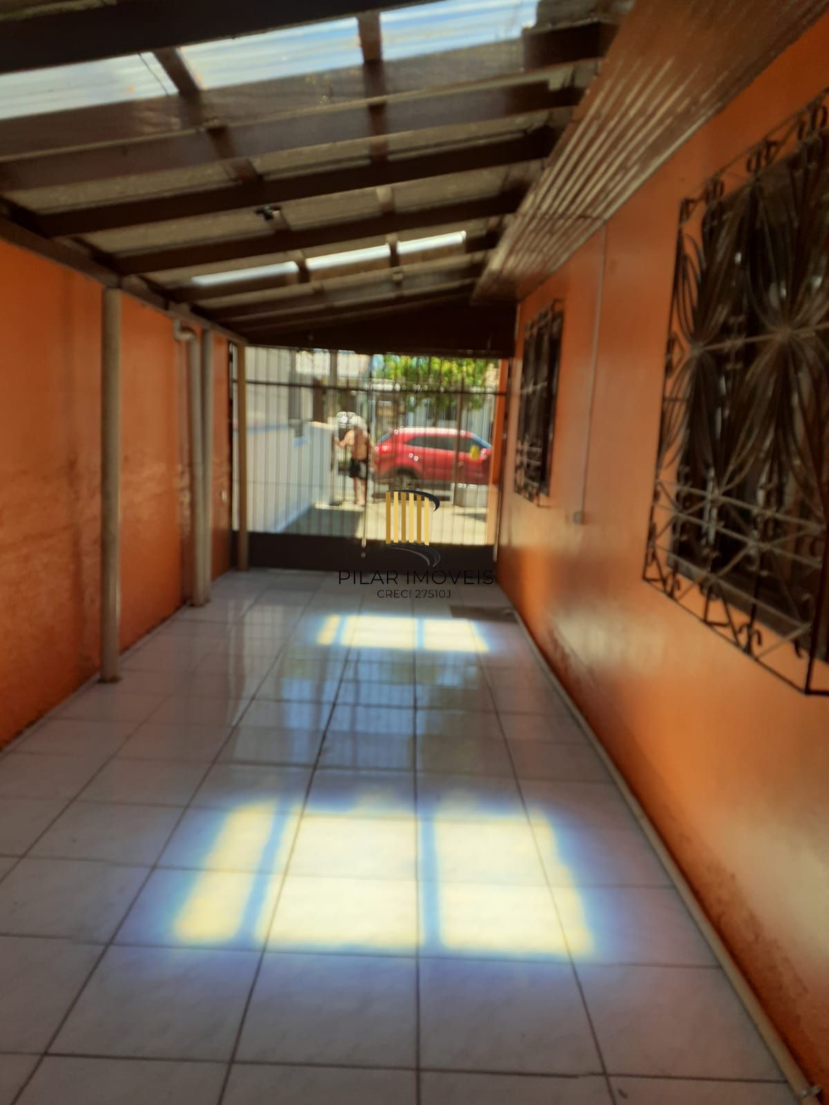 Duas Casas no Mesmo Terreno com 169m² e Entradas Independentes