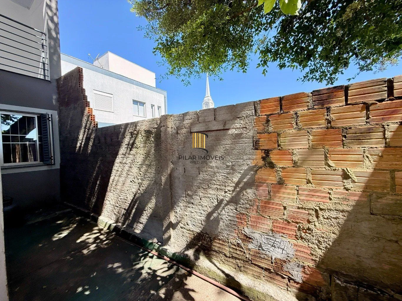 Casa de 4 dormitórios e 3 vagas de garagem em Canoas.