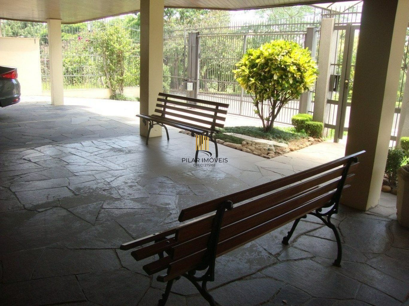 Cobertura de 2 quartos, suíte, 2 vagas no bairro Jardim Planalto.