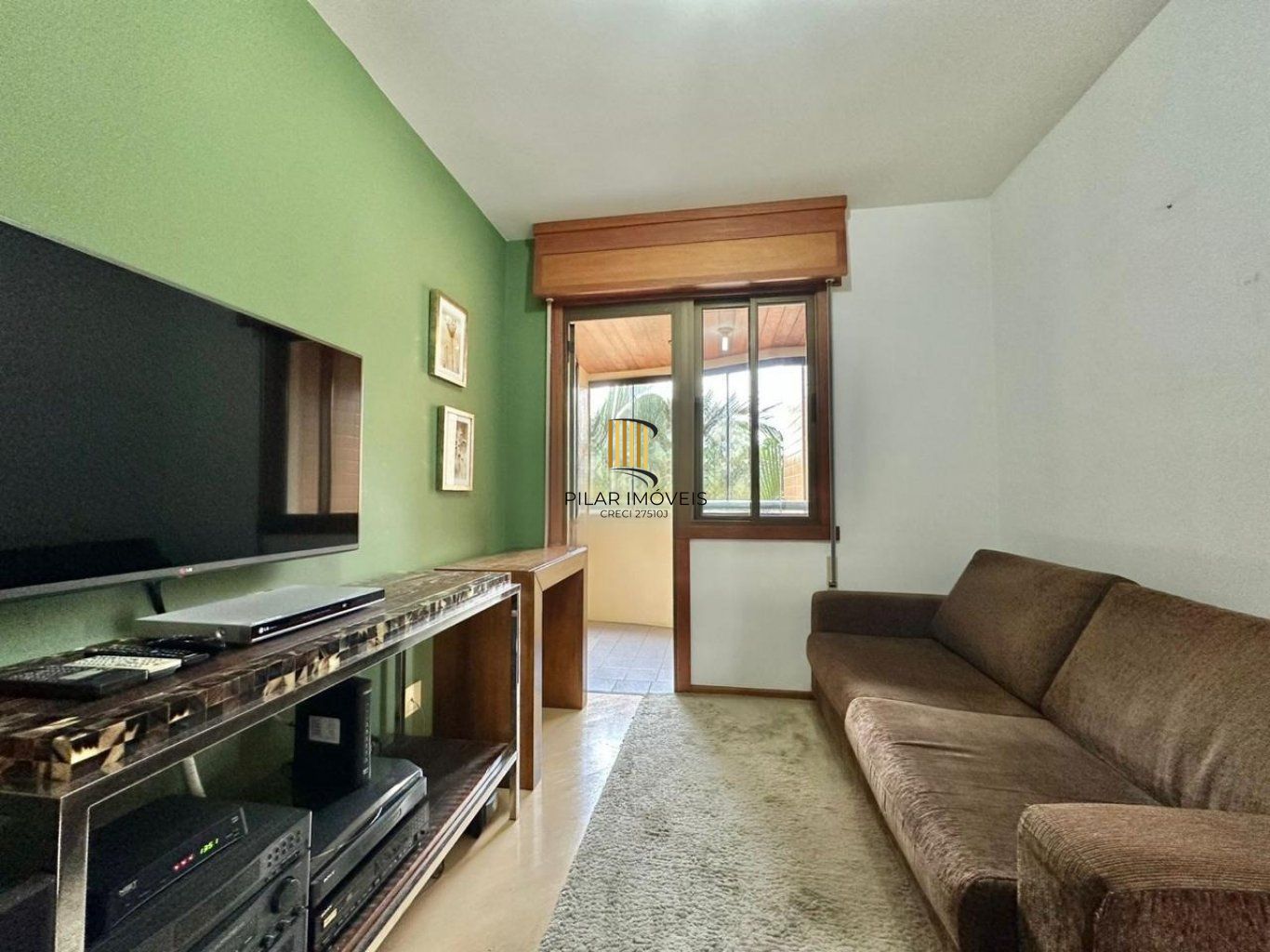 Apartamento com 3 quartos, vaga e elevador no Bairro Menino Deus