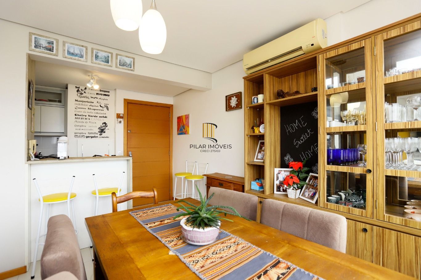 Apartamento com 2 quartos (1suíte) e 2 vagas de garagem no Bairro Santana